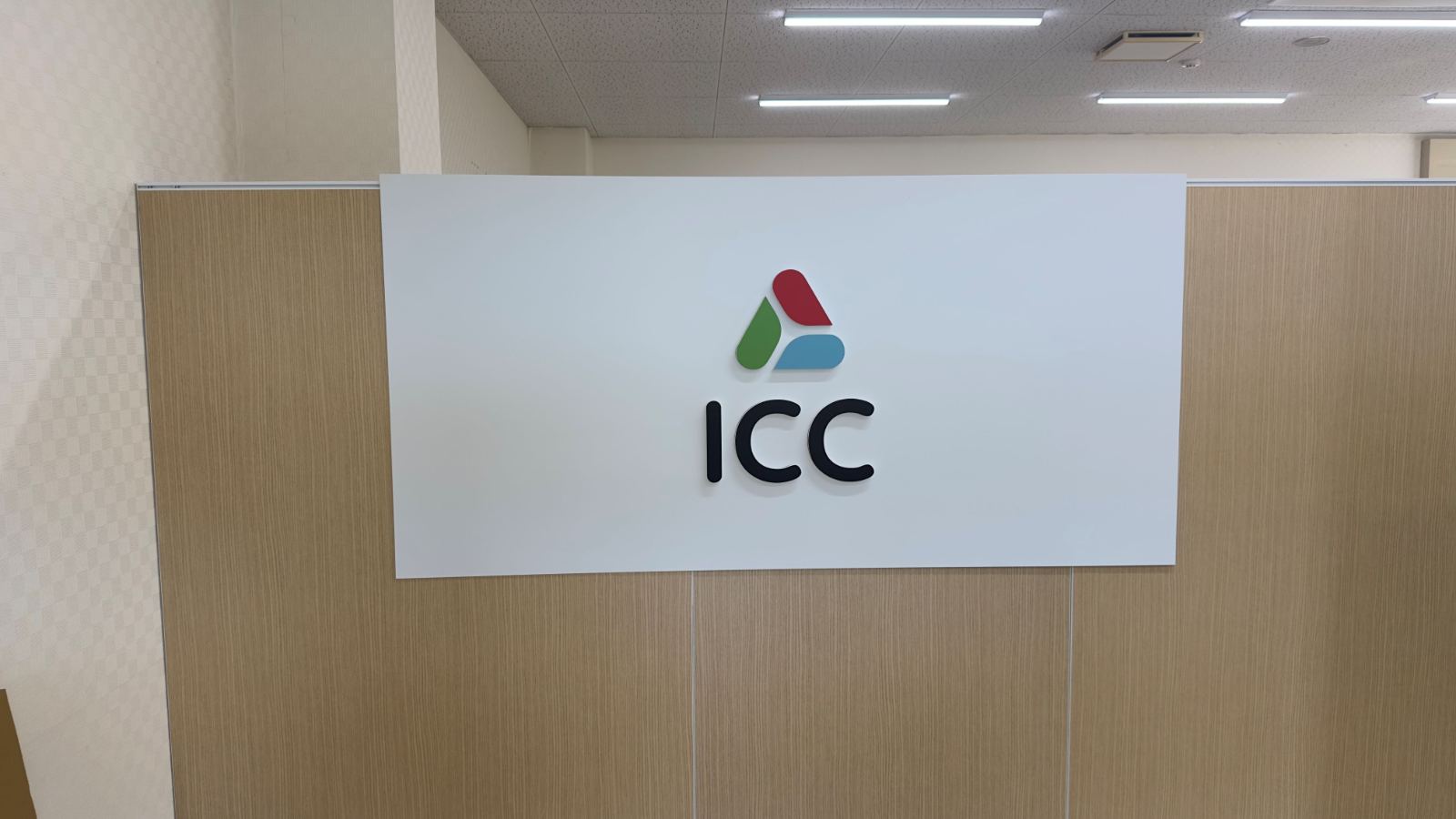 アクリル看板